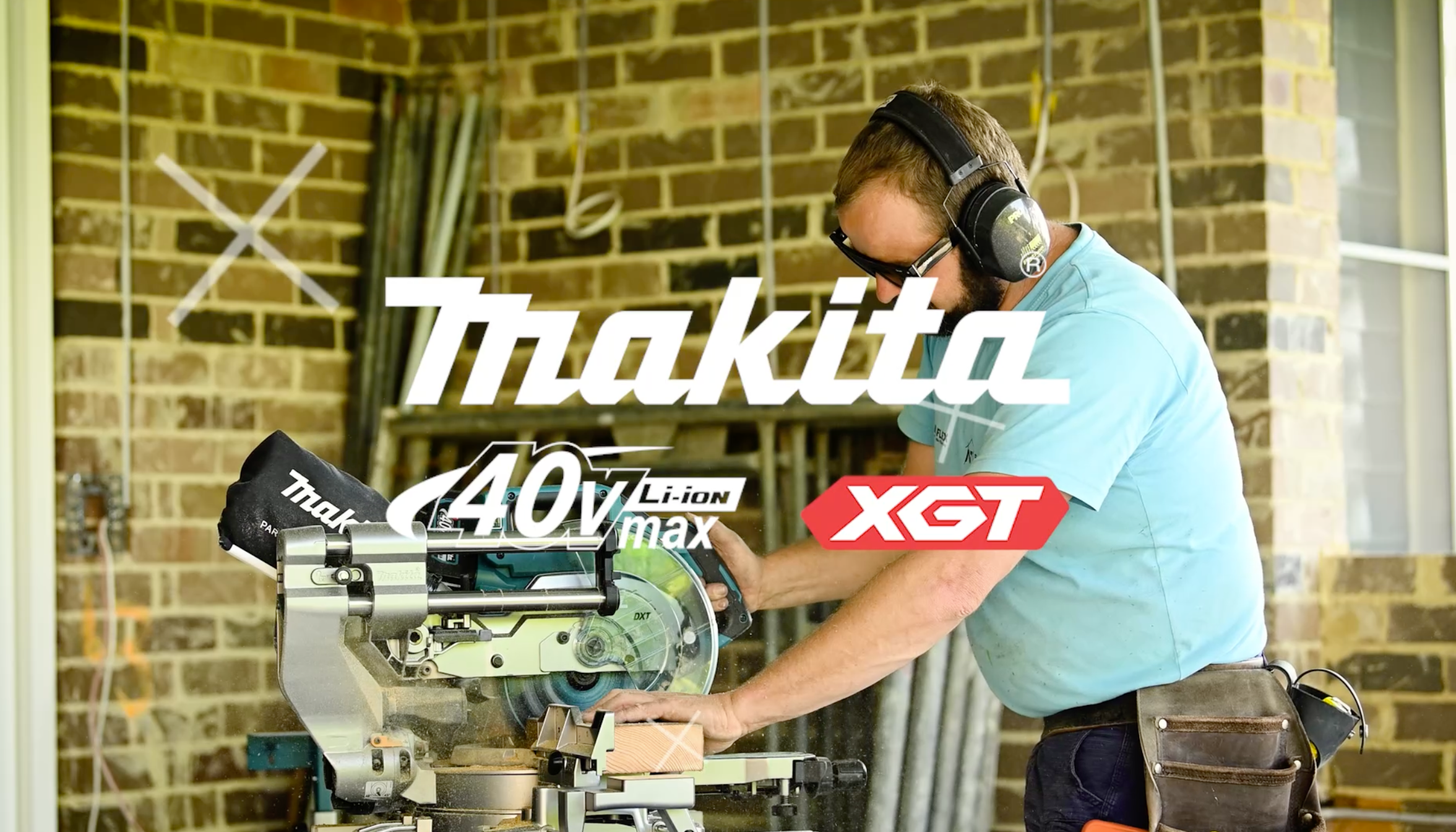 Makita 40V XGT 216mm Slide Compound Saw